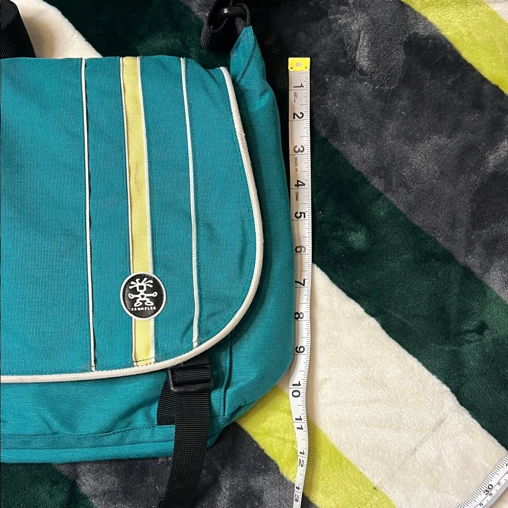 Crumpler Teal Men’s Messenger Bag with Yellow Stripe Accent